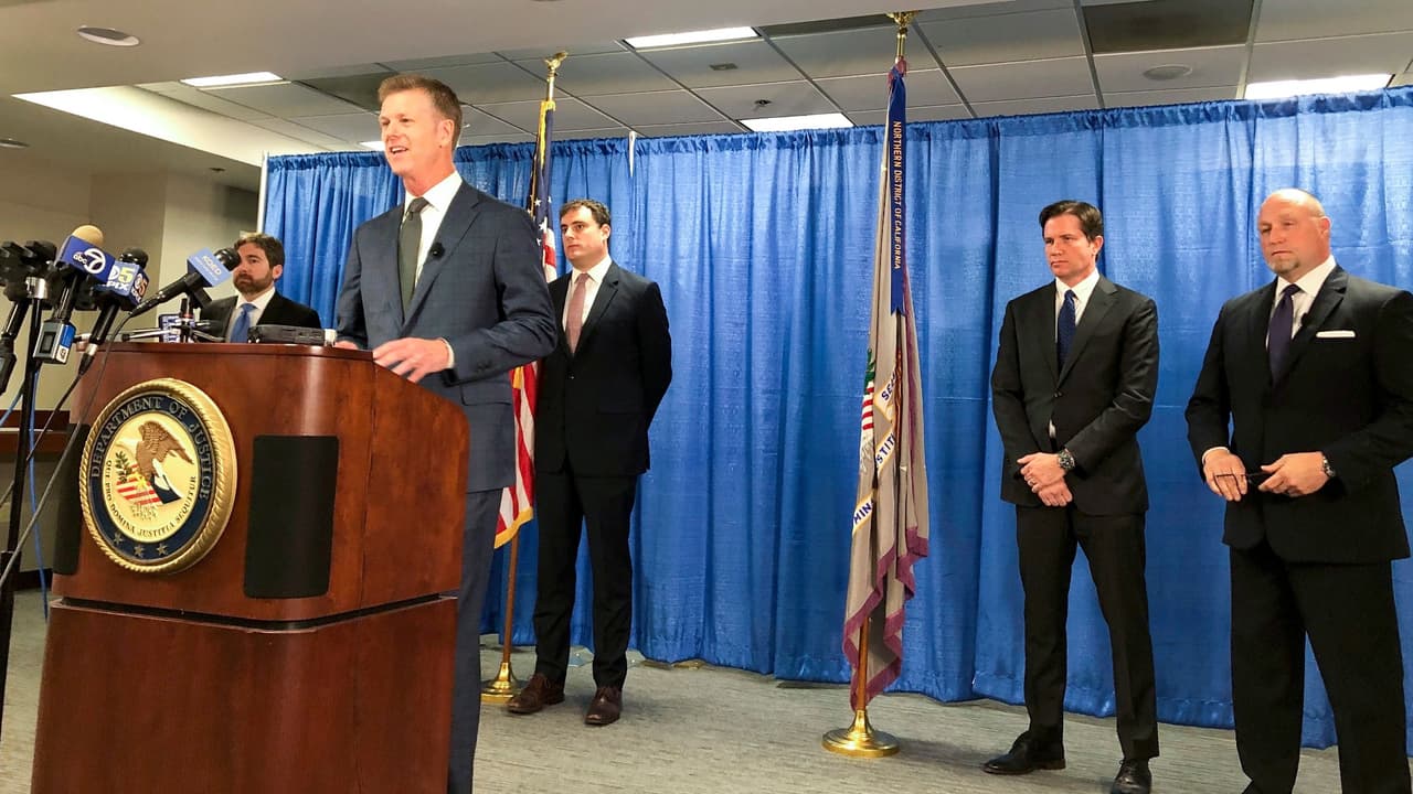 Federales acusan a residente de California de espiar para el gobierno chino y entregar información clasificada