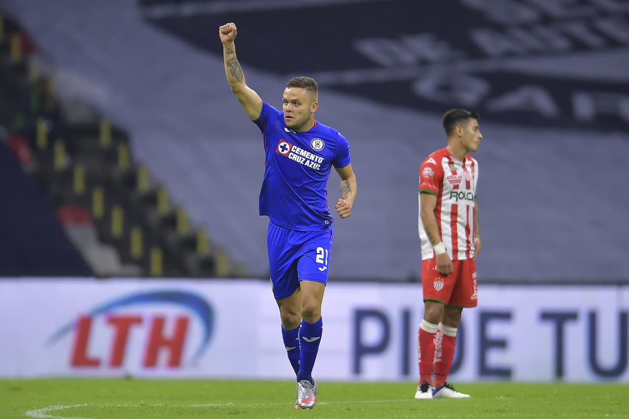Jonathan ‘Cabecita’ Rodríguez abrió el marcador para Cruz Azul.