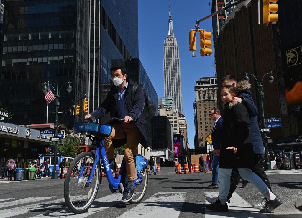 <b>PUESTO 2 .- </b>
<b>Nueva York</b> perdió el 1.6% de su población.
<b>La pandemia del covid-19 </b>ha sido un factor determinante: cambió completamente la tendencia, que era de crecimiento.