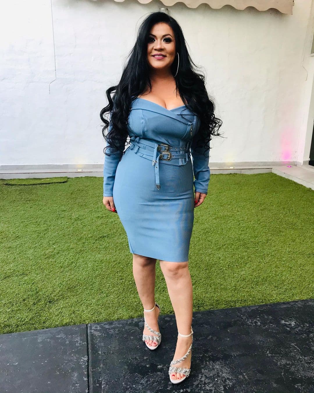 Ely Quintero, además de ser excelente cantante, ha sido un ejemplo de mujeres 'curvy' que derrochan puro 'sex appeal'.