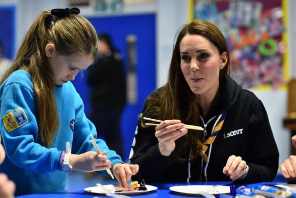 Como en el pasado lo hiciera su difunta suegra, Lady Di.