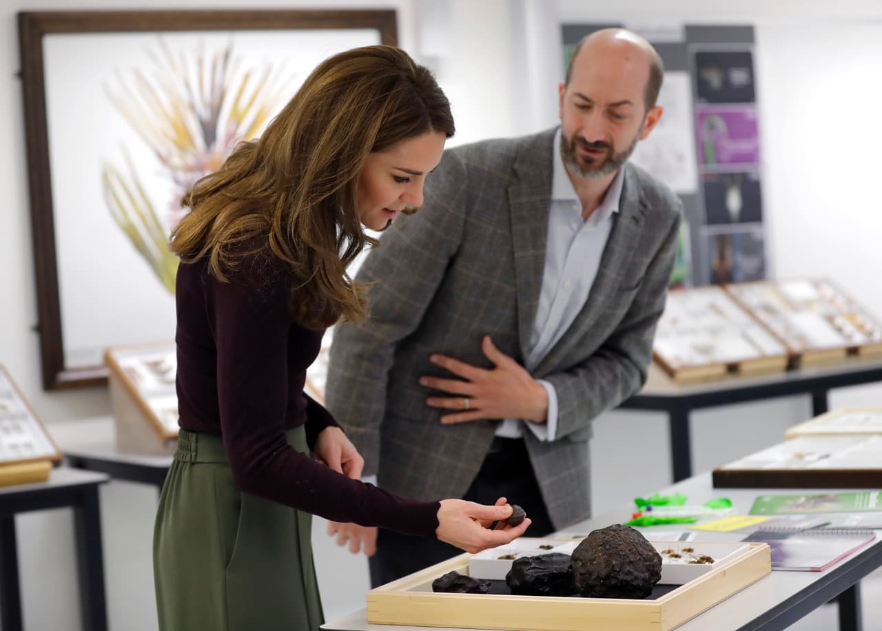De acuerdo a People, la duquesa de Cambridge, de 37 años, recorrió en el museo diversas exposiciones de plantas e insectos.