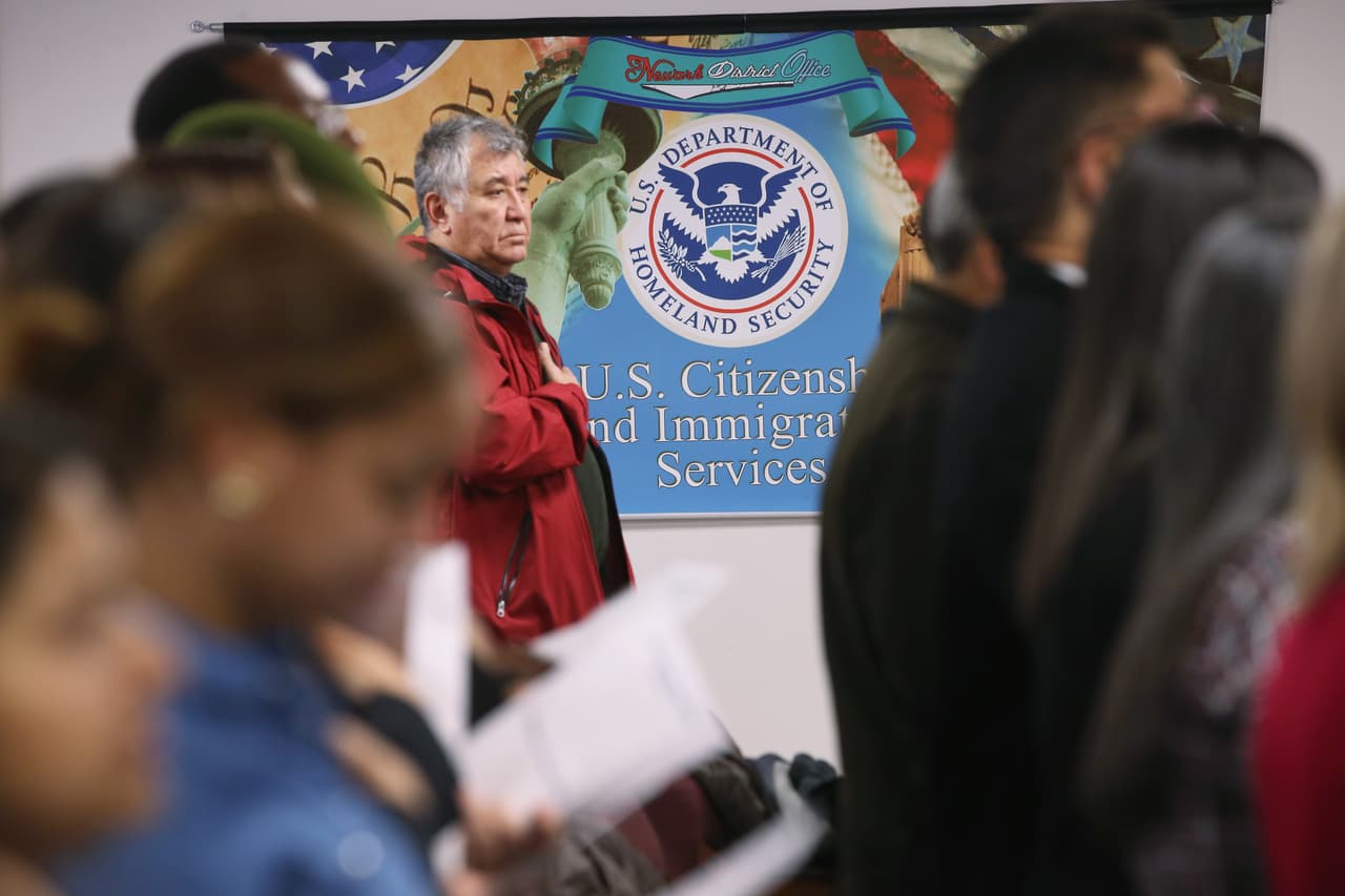 Gobierno actualiza políticas para acelerar trámites migratorios