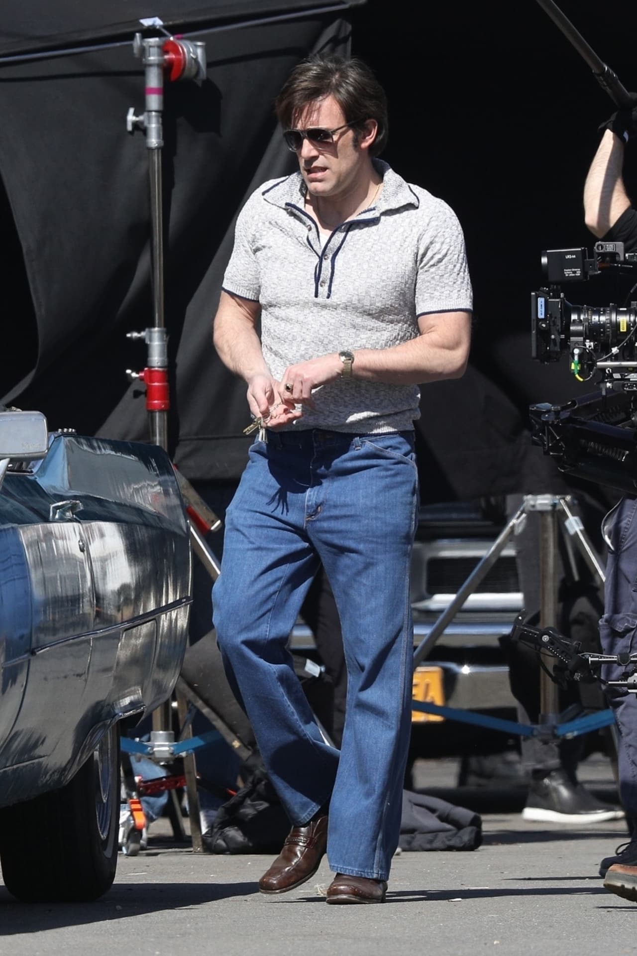 El drástico cambio de look de Ben Affleck se suscita poco después de la ruptura que tuvo 
<b><a href="https://www.univision.com/shows/primer-impacto/estas-fotos-confirman-el-romance-entre-ben-affleck-y-ana-de-armas-video" target="_blank">con su ahora exnovia Ana de Armas. </a></b>
<br>