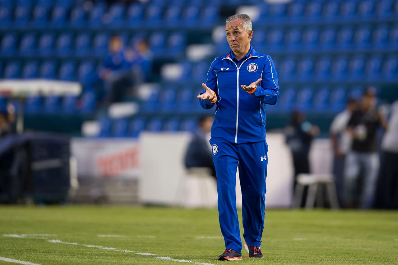 Sergio Bueno alcanzó su punto máximo dirigiendo a Cruz Azul en 2015 pero la presión fue demasiada y su paso fue fugaz.