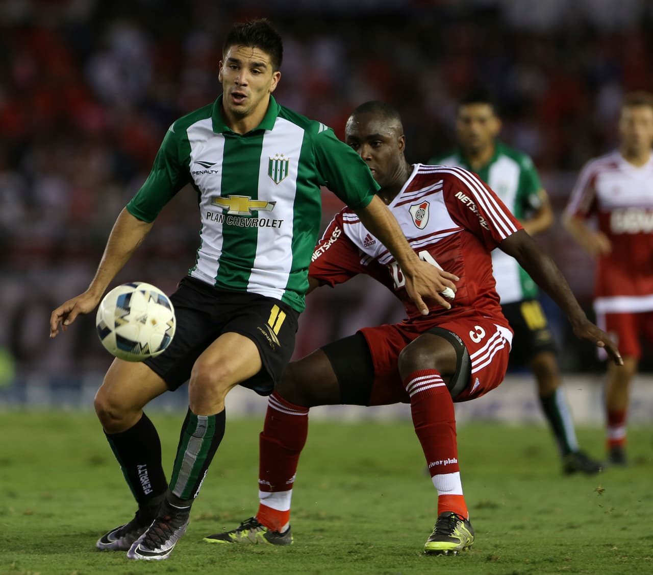 El Génova confirmó el fichaje de Giovanni Simeone