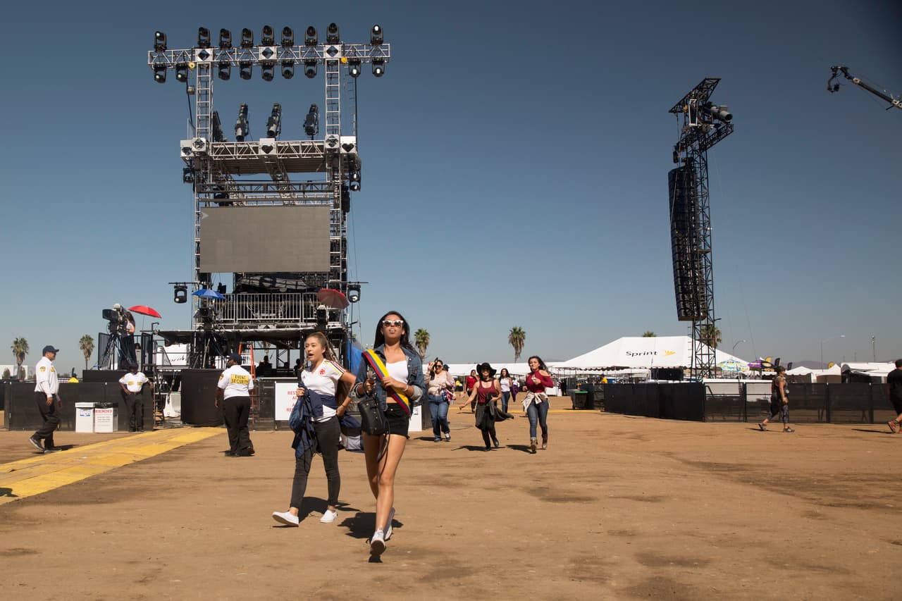 Las puertas abiertas del concierto en la frontera entre San Diego y México.