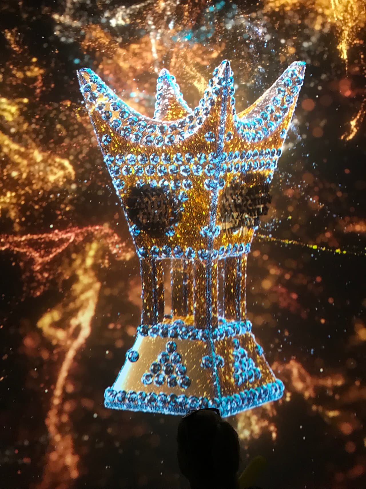 Las imágenes proyectadas en el museo Qatar Elements del Majlis Qatar pavilion dejaron impresionados a los visitantes, quienes no sabían qué esperar al entrar dentro de ese misterioso y gran cubo.