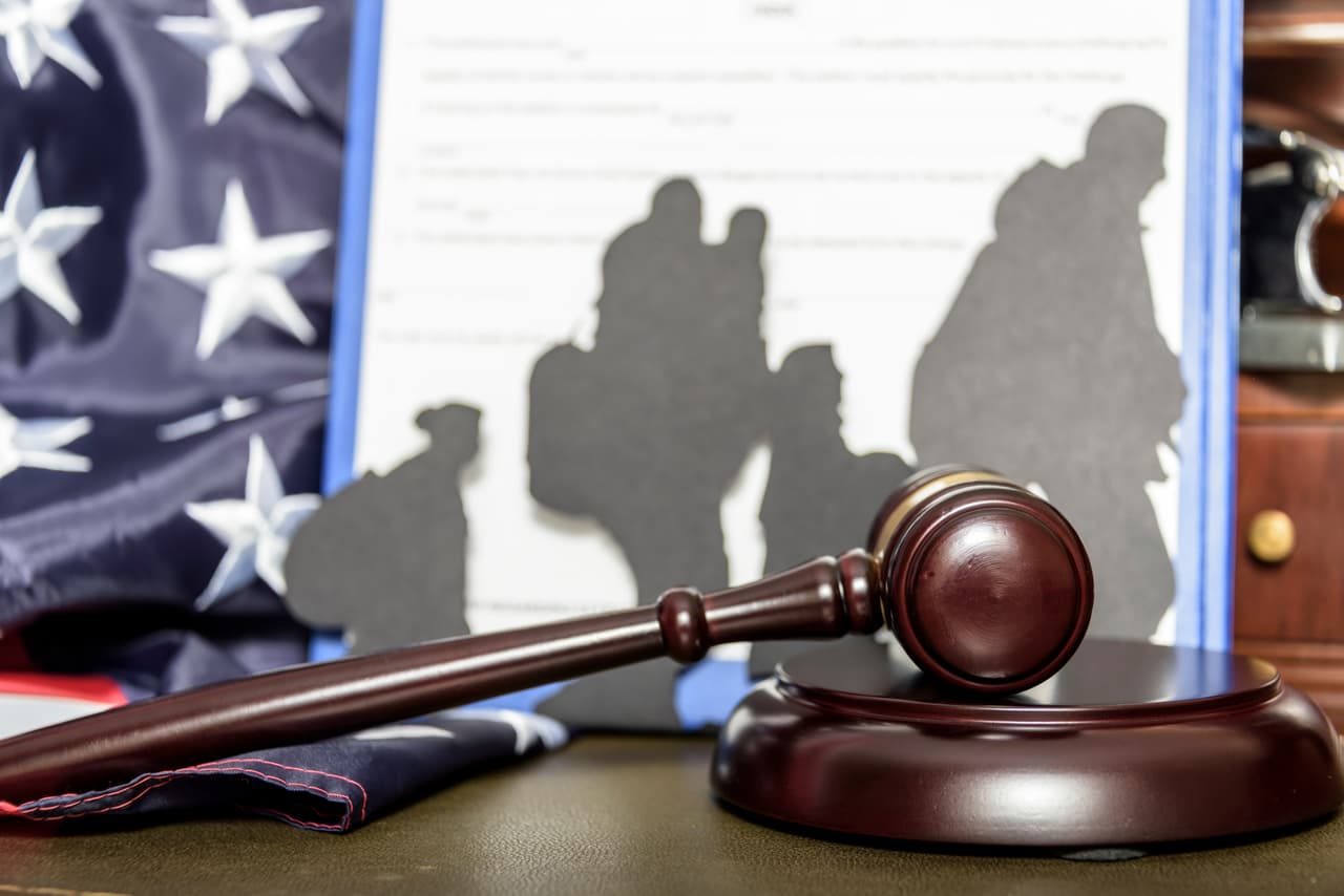 ¿Un inmigrante indocumentado puede ser detenido dentro de un tribunal? Abogado de inmigración explica los riesgos