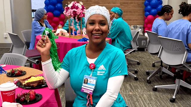 La joven enfermera trabajaba en el
<b> Hospital Mount Sinai </b>y soñaba con convertirse en cardióloga. Sus compañeros la han honrado con múltiples homenajes y reconocimientos póstumos.