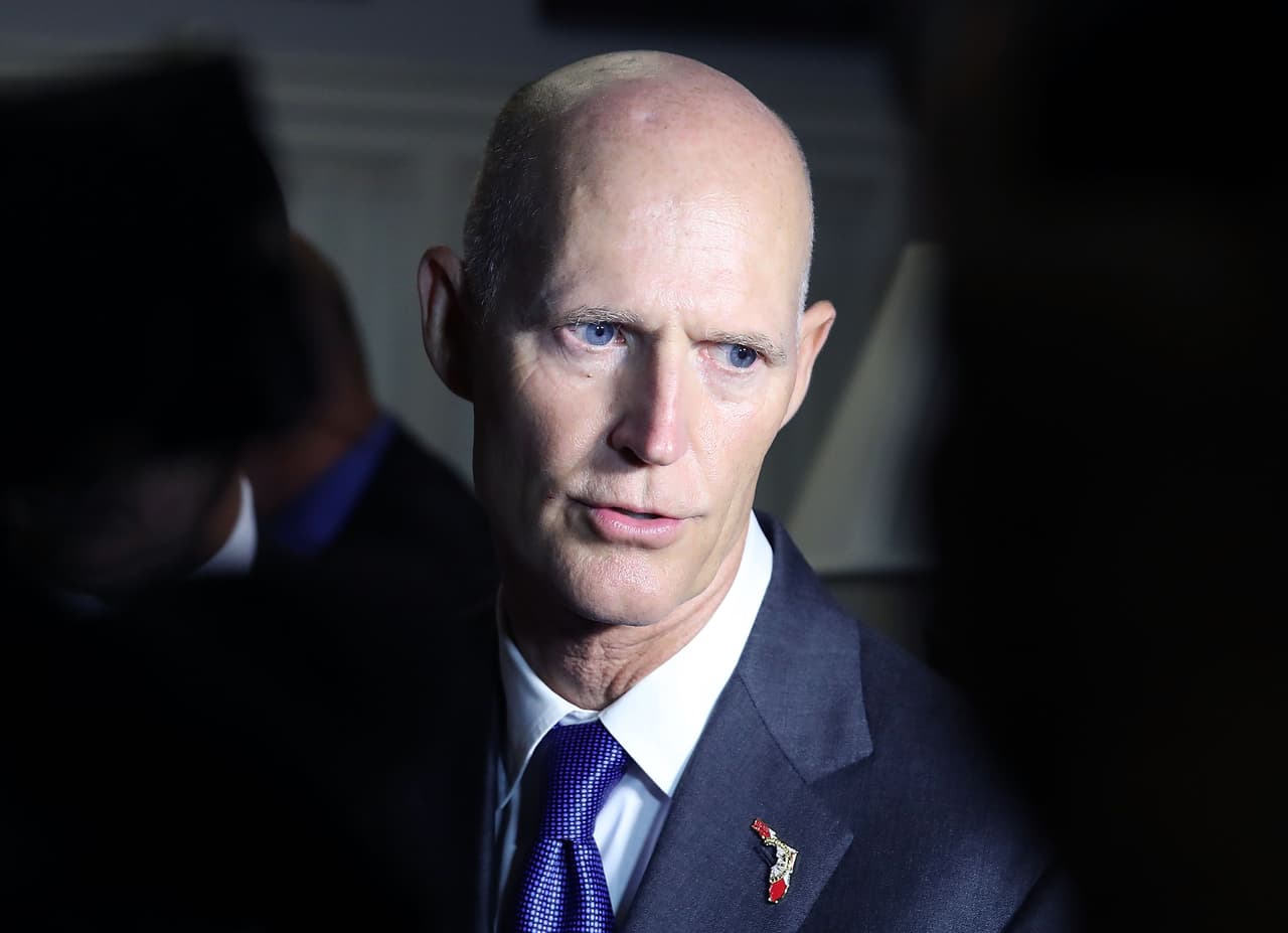 Florida declara estado de emergencia ante posible paso del huracán Matthew