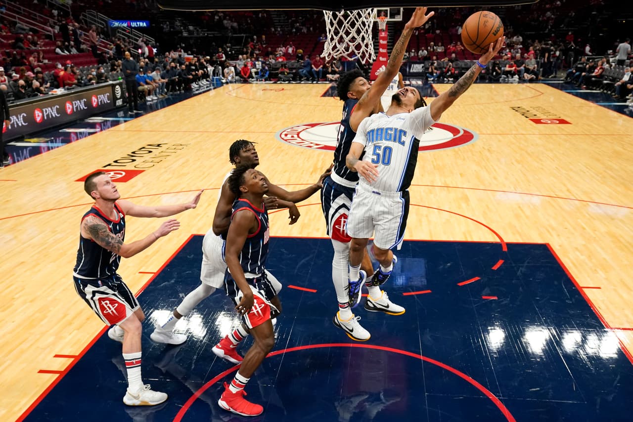 Cole Anthony anotó 26 puntos para los Magic.