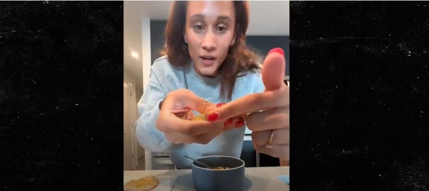 Jugadora de la selección de Estados Unidos rompe su medalla Olímpica