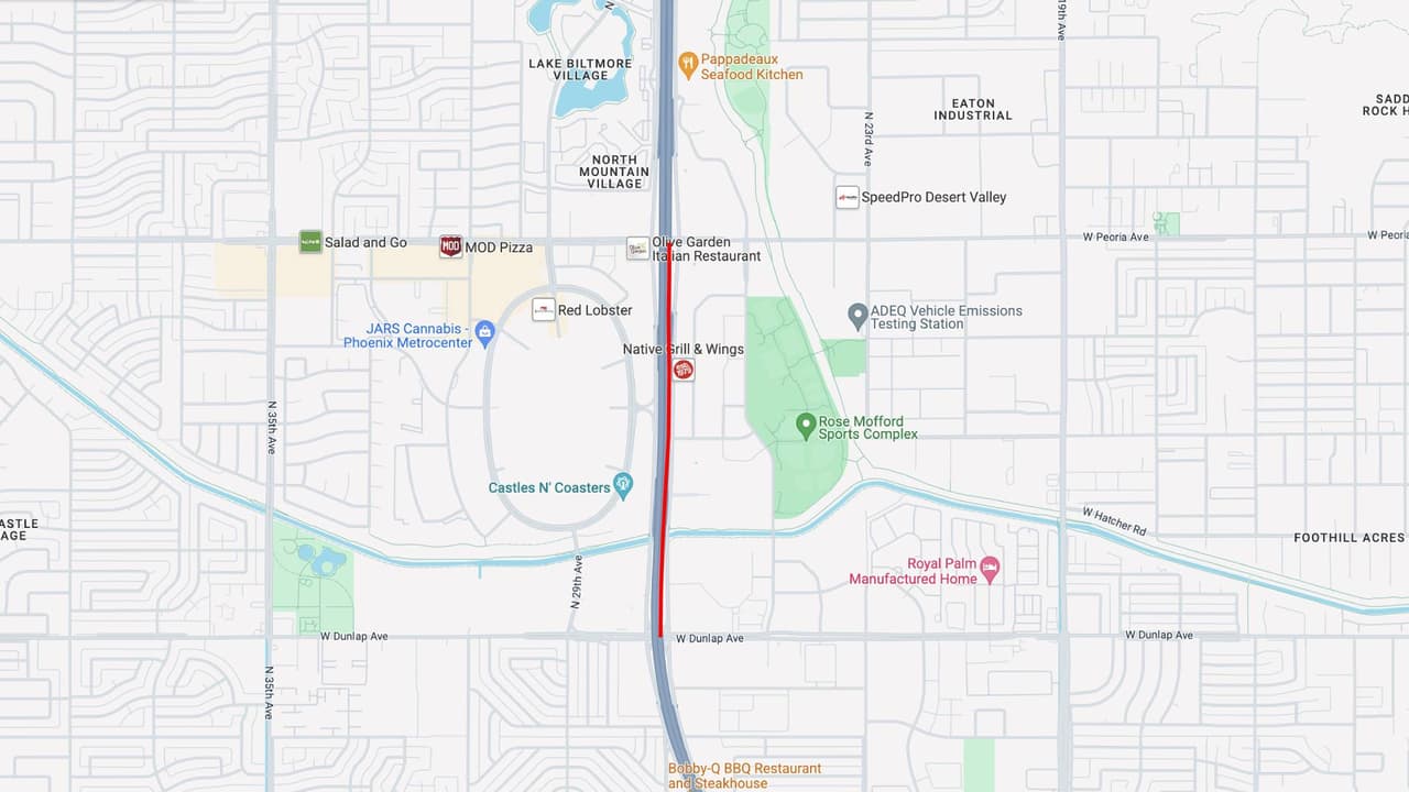 <b>Interestatal 17 norte</b>
<br>La Interestatal 17 en dirección norte se reducirá a dos carriles a la izquierda entre las avenidas Dunlap y Peoria desde las 9 p.m. del viernes 19 de enero, y hasta las 9 a.m. del sábado 20 de enero.
<br>
<br>La rampa de entrada de la I-17 en dirección norte en Dunlap Avenue estará cerrada.