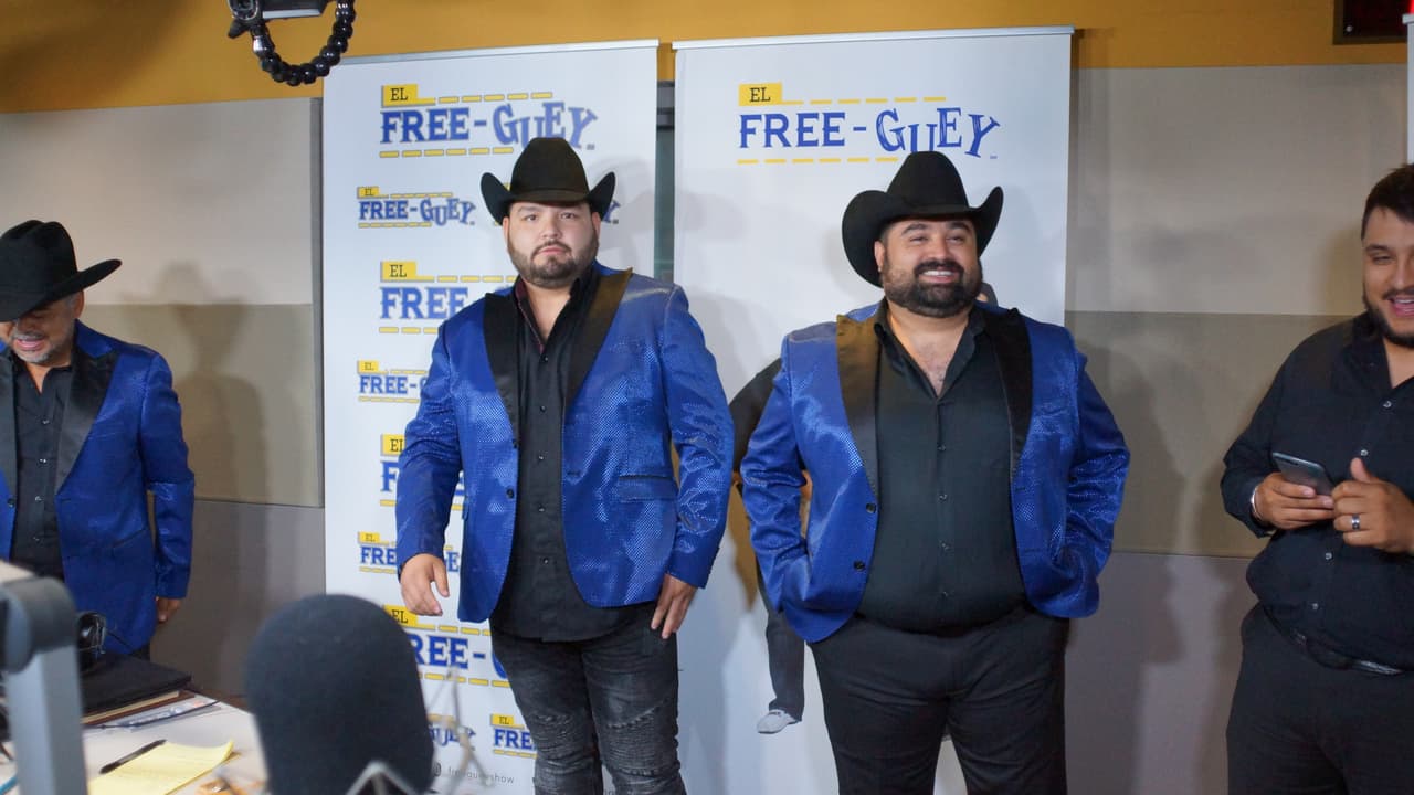 Los tres locutores se la pasaron 🎶 "fine, fine, fine, very good, very good, very good, very, very, very, very good" 🎶 con Los Rieleros de Norte.