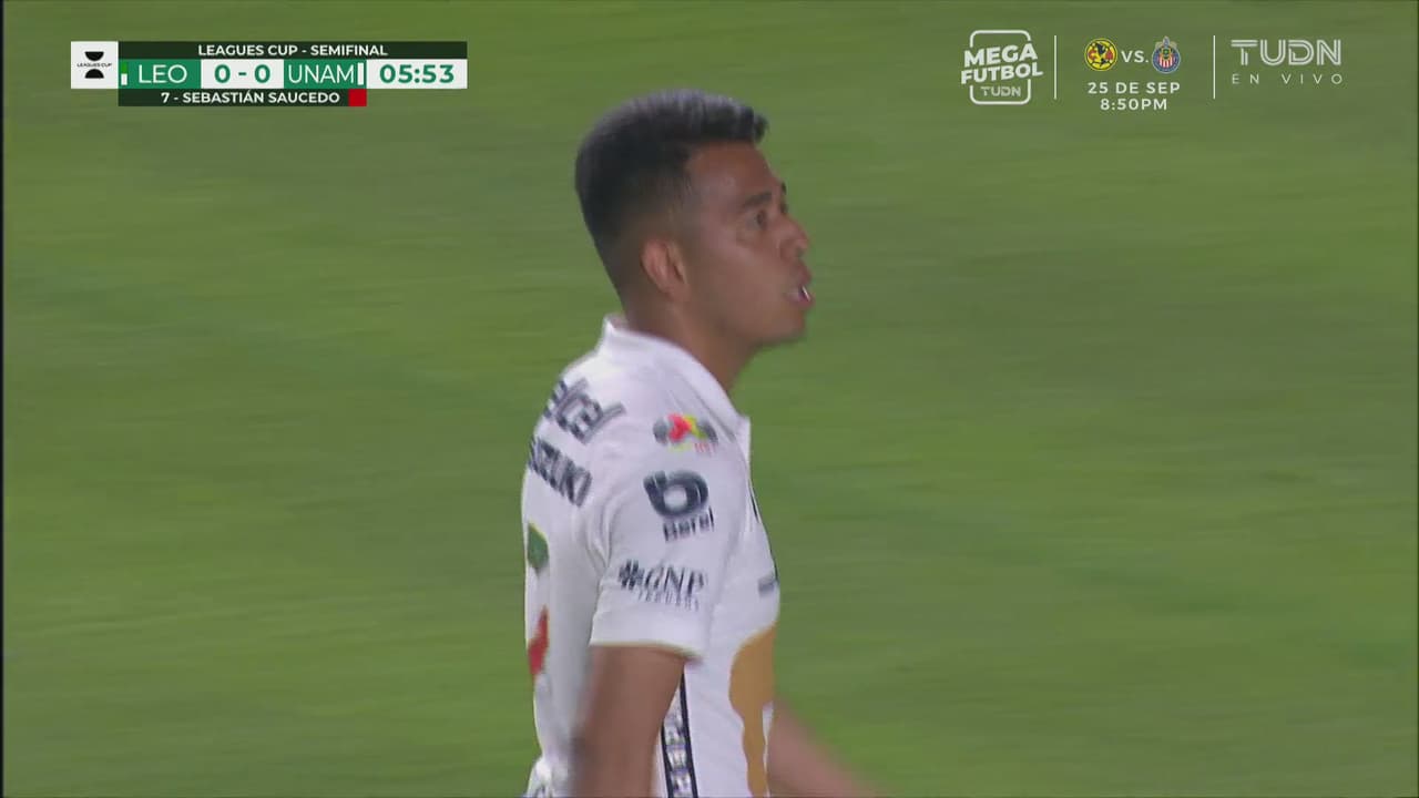 ¡Mal por Saucedo! Es el expulsado más rápido en la historia de Pumas