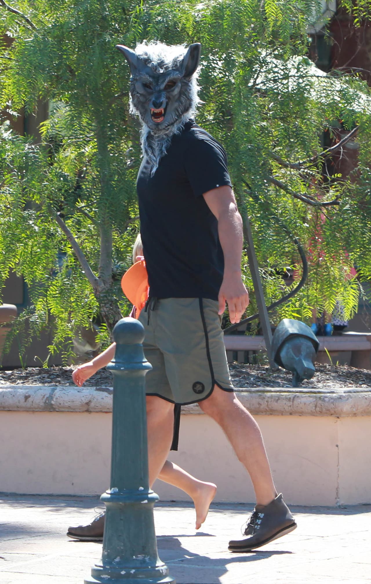 Así salió a pasear por las calles de Los Ángeles.