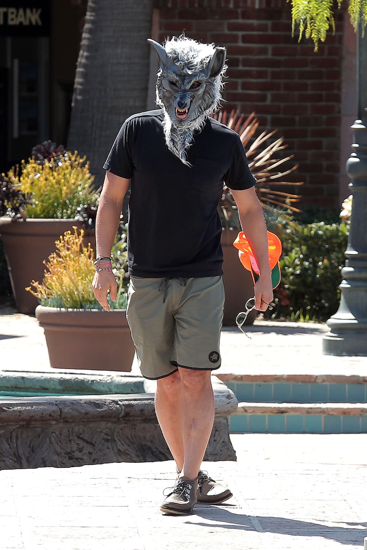 A un guapo actor se le adelantó Halloween.