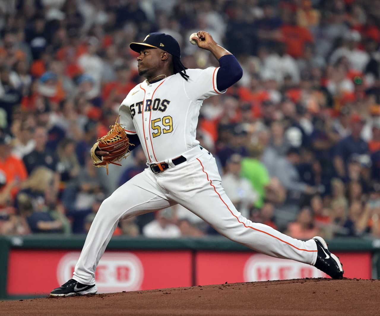 Framber Valdez fue el encargado de lanzar por los Astros de Houston, un juego que hasta séptimo episodio estuvo igualado 0-0.