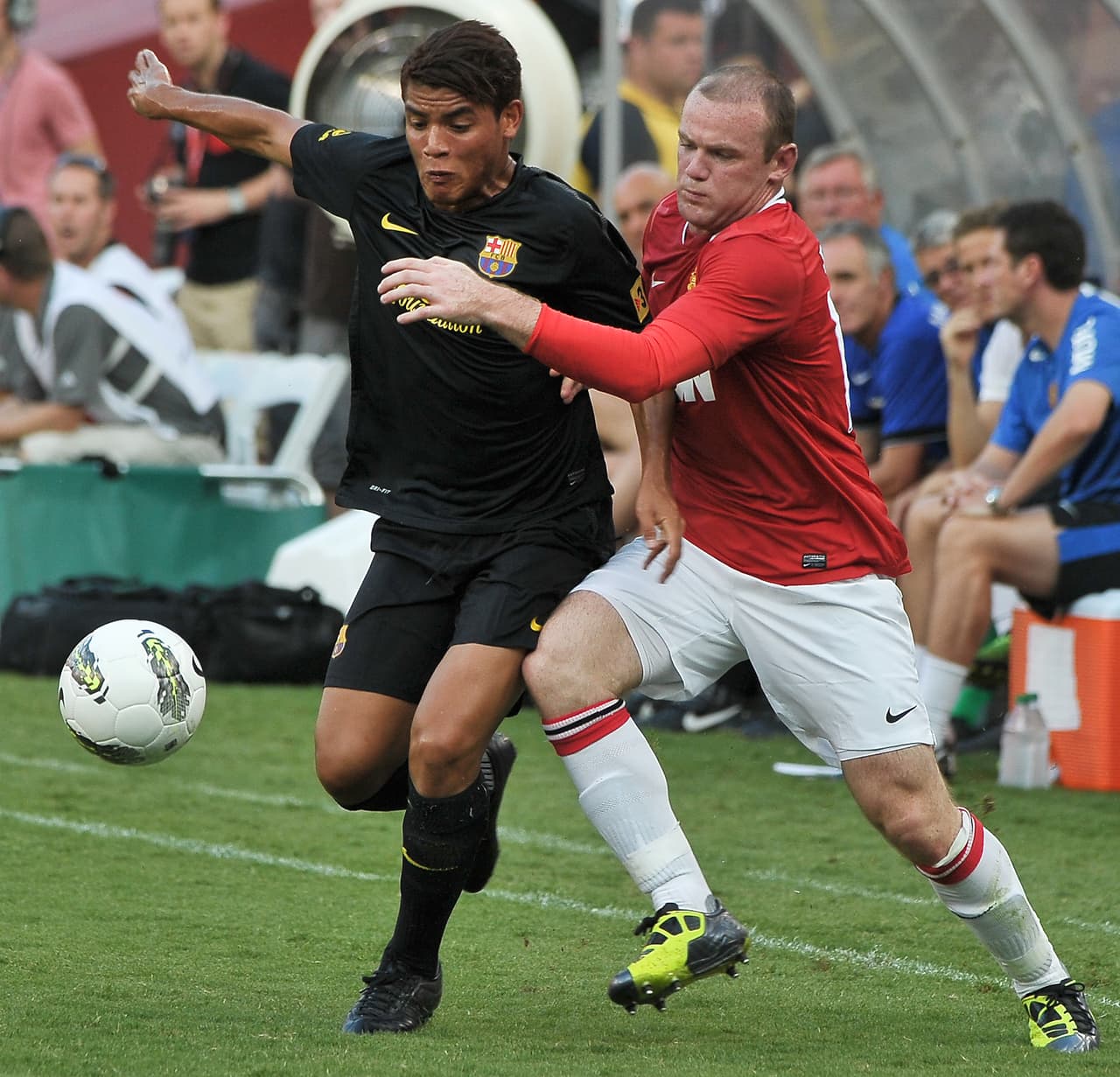 Jonathan Dos Santos: tres veces campeón de La Liga de España con Barcelona (2009-2010 / 2010-2011 / 2012-2013).