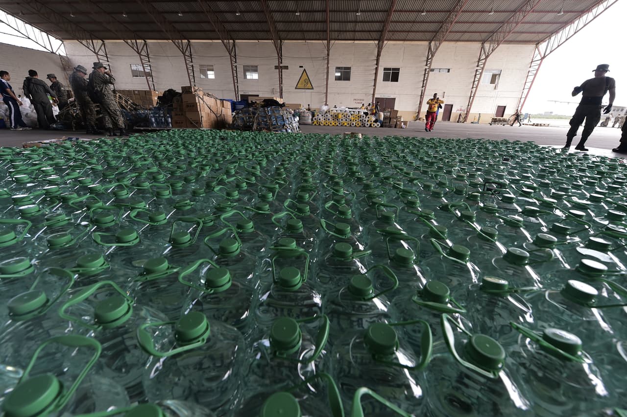 Prepárate Ecuador que por ahí van 14 contenedores con ayuda