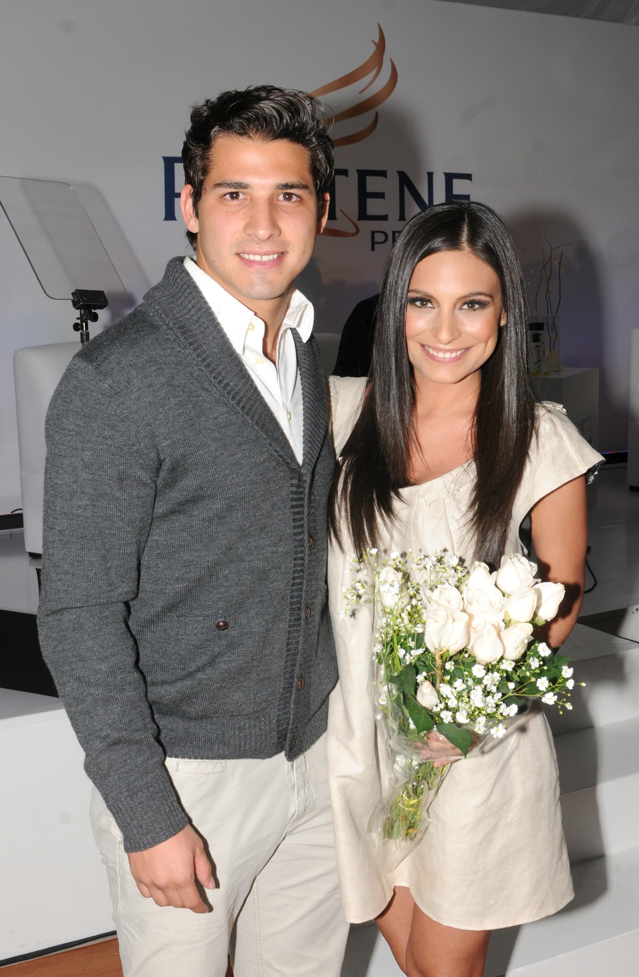 Entre el año 2010 y 2011, también mantuvo una relación amorosa con 
<b>Julio Ramírez</b>, guitarrista del famoso grupo musical Reik. 
<br>