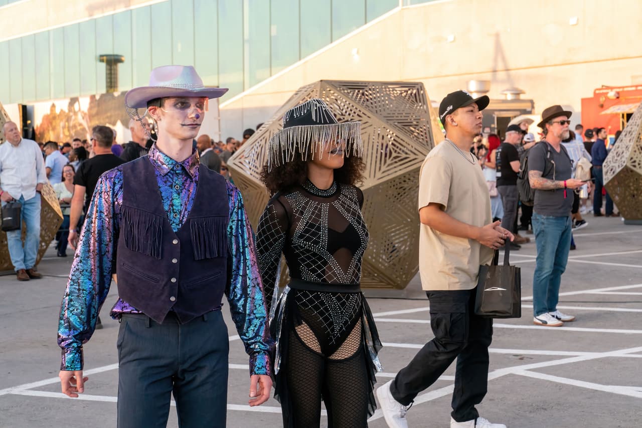 El evento contó con música en vivo y camiones de comida.