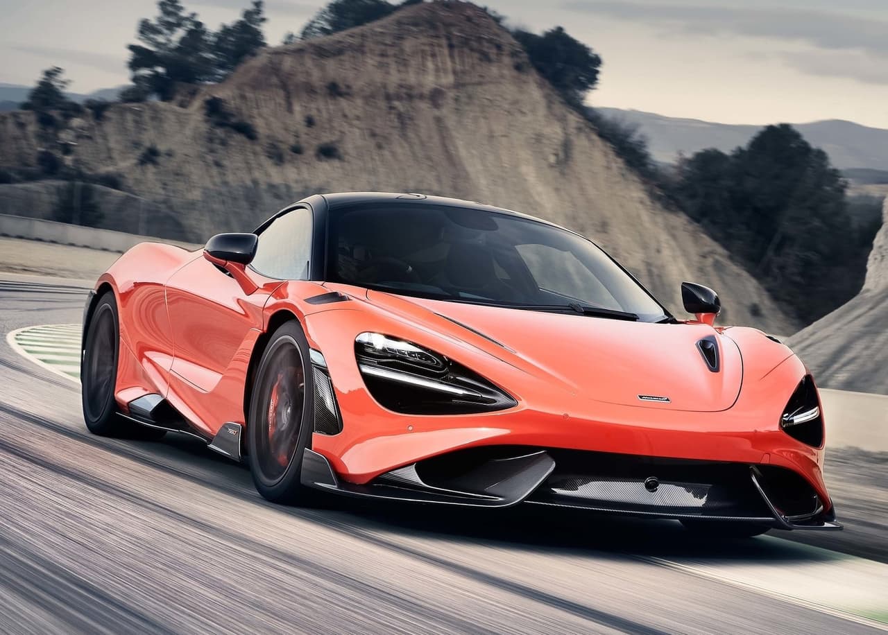 <u><h3 class="cms-H3-H3"><b>McLaren 765LT 2021</b></h3></u>
<br>
<br>
<b>Velocidad máxima:</b> 205 mph (330 km/h)
<br>
<br>
<b>Motor:</b> V8 de 4.0 litros doble turbo
<br>
<b>Potencia:</b> 755 caballos de fuerza
<br>
<b>Precio inicial: </b>358,000 dólares