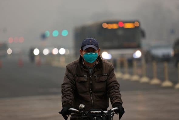 El aumento de los niveles de niebla tóxica causado por cientos de empresas en China ha generado una gran preocupación.