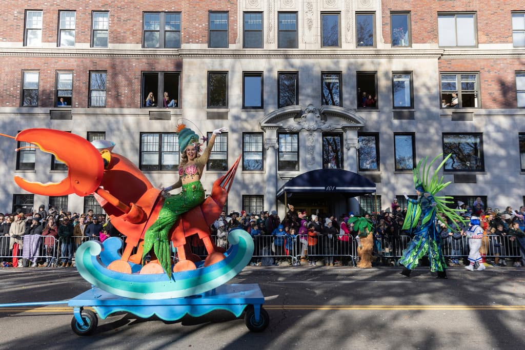 Más de 8,000 personas fueron parte del staff del desfiel de Macy´s y deleitaron a los asistentes.