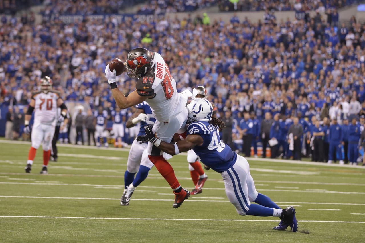 Este premio es para reconocer el esfuerzo de miembros de la NFL para honrar y apoyar a los miembros de la comunidad militar. Además de venir de una familia de militares, Jackson ha contribuido en apoyar a familias militares a través de su fundación y a inspirado a otros para unirse a su causa.