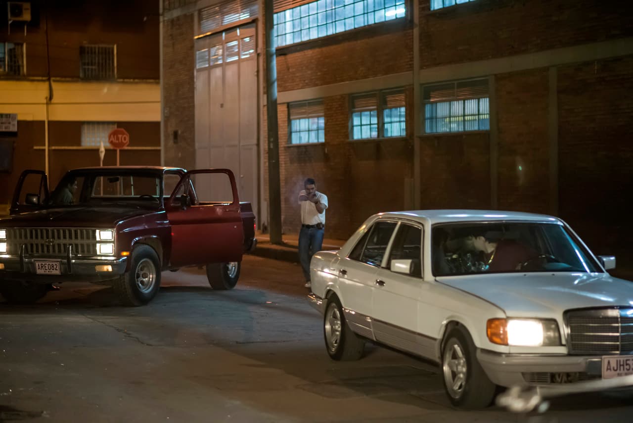 Gracias al blindaje de su auto, los Avendaño lograron escapar.