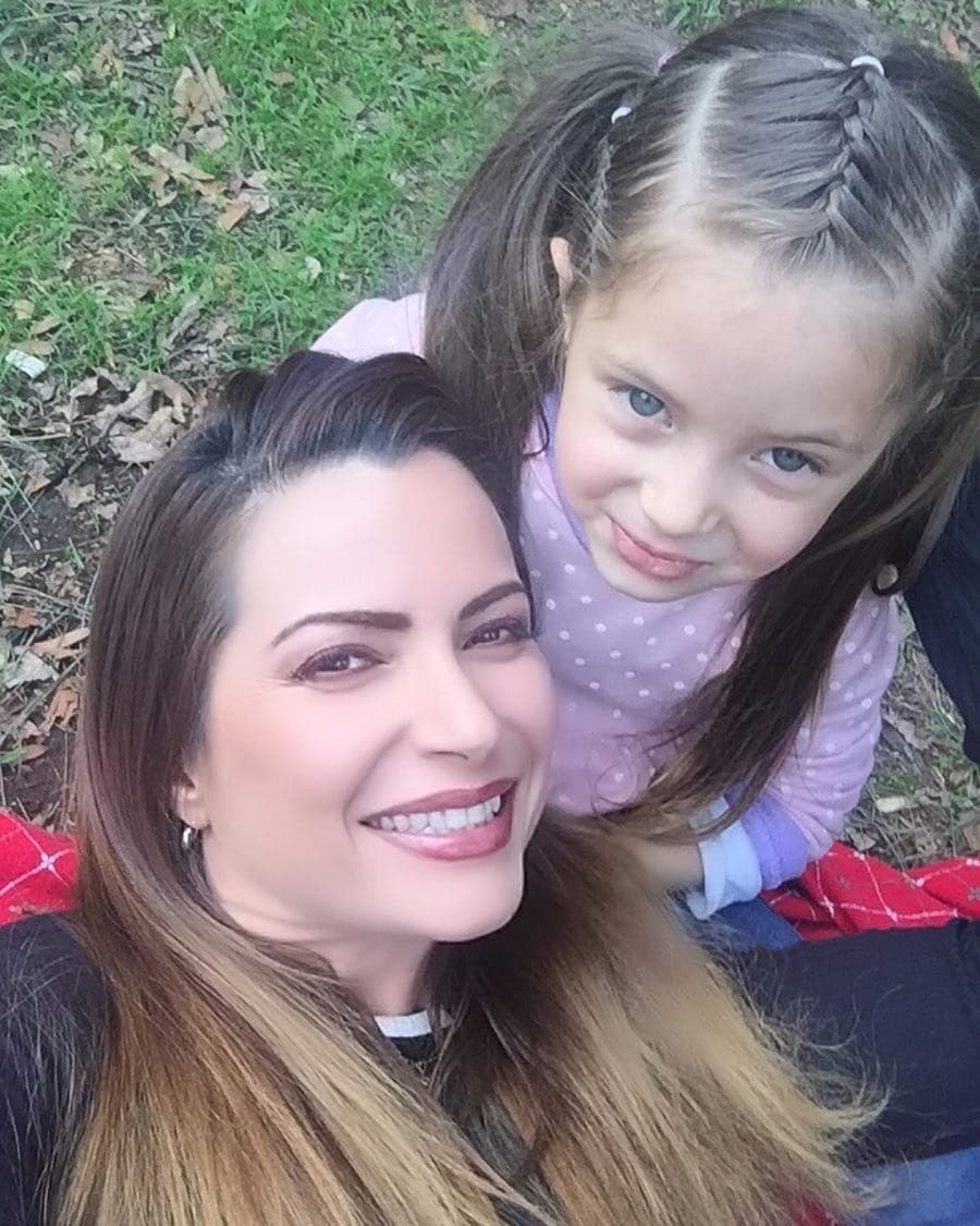 Ellos se separaron cuando la niña tenía un año de edad y desde ese momento protagonizaron una incansable guerra legal por la custodia y manutención de su hija.