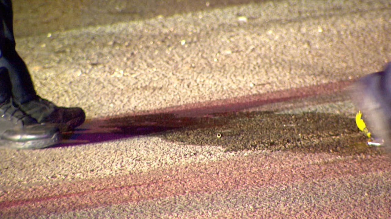 La víctima dijo que un sujeto que viajaba en un auto de color blanco le disparó y se dio a la fuga.