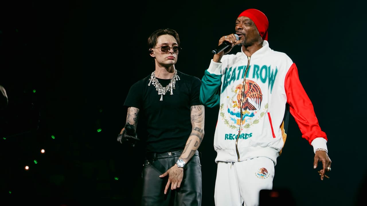 Snoop Dogg sorprende como invitado especial de Peso Pluma: así fue el concierto en California