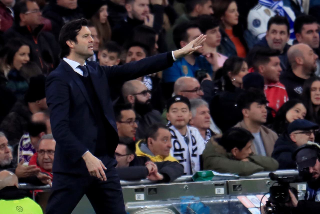 Para el técnico del Real Madrid, Santiago Solari, el panorama se complica en el quinto lugar de la tabla con 30 puntos y dos partidos consecutivos sin ganar.