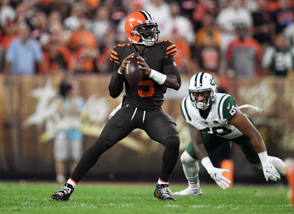 La presión seguía siendo incesante hacia Taylor, quien en cada jugada salía por piernas porque las persecuciones estaban a la orden del día y jugaba incómodo.