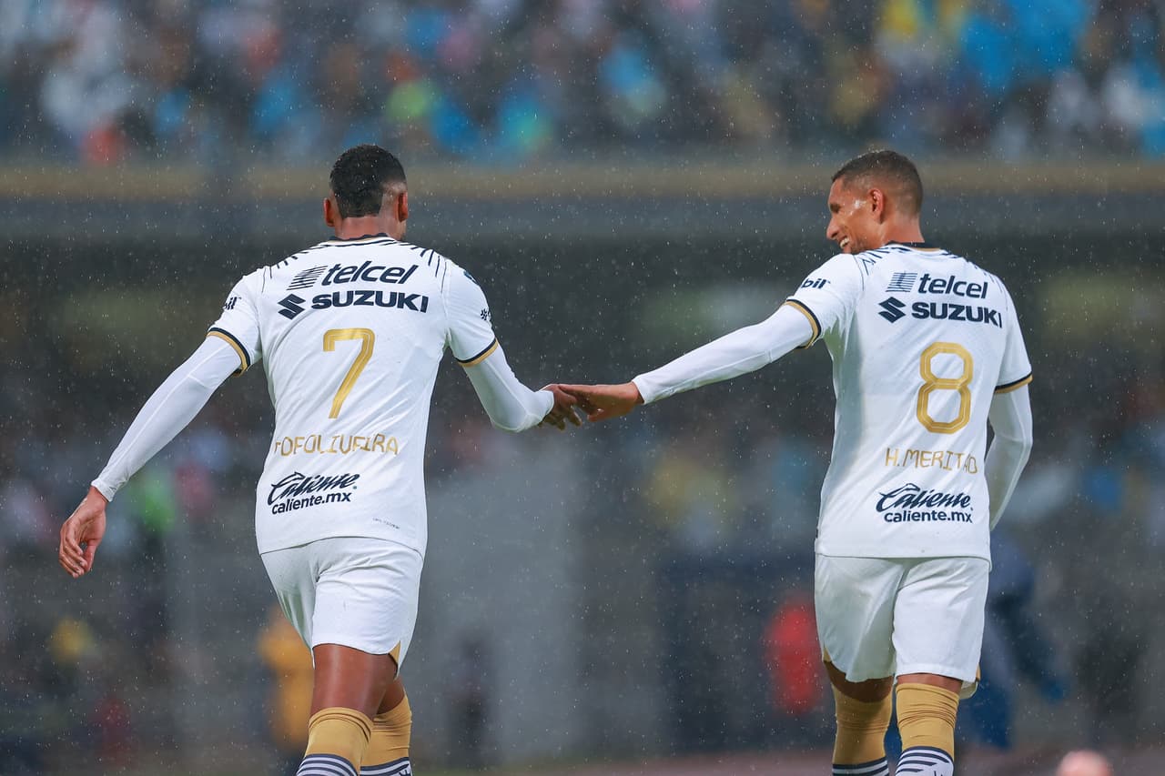Al 21', Diogo abrió el marcador para Pumas con un frentazo a quemarropa tras haber avisado minutos antes con un remate de 'palomita'.