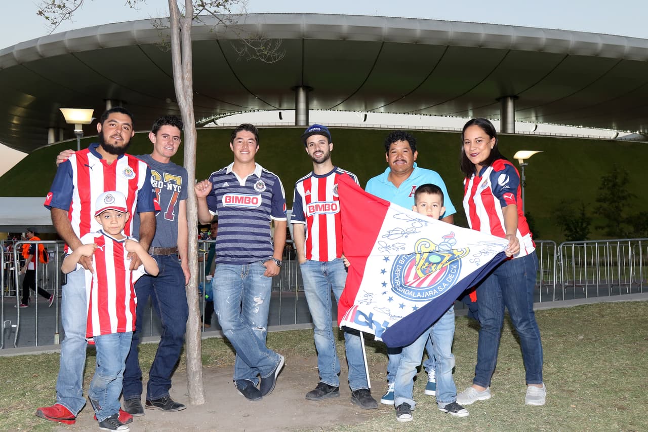 Los pocos aficionados que se acercaron al Estadio Akron llegaron con la ilusión de una remontada de su equipo ante los Seattle Sounders, que en Estados Unidos ganaron por la mínima diferencia.