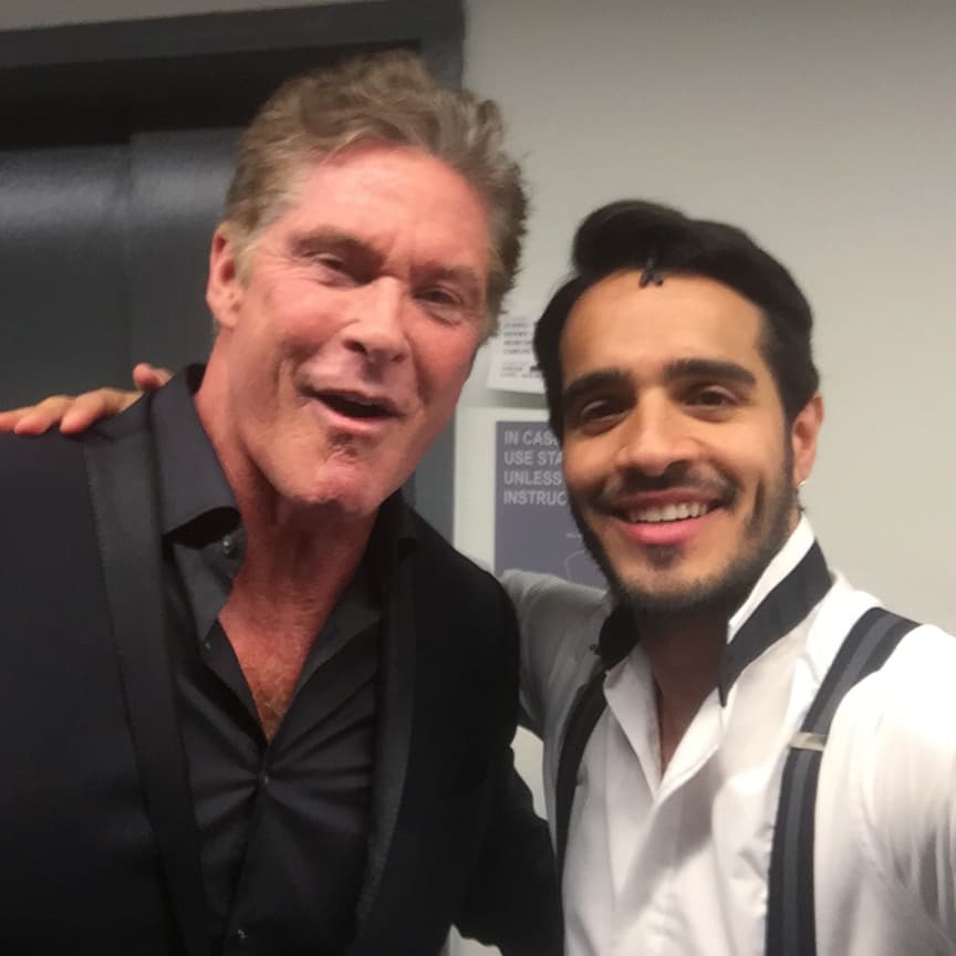 El actor David Hasselhoff fue a ver a Ektor al teatro y quedó impresionado con su papel.
