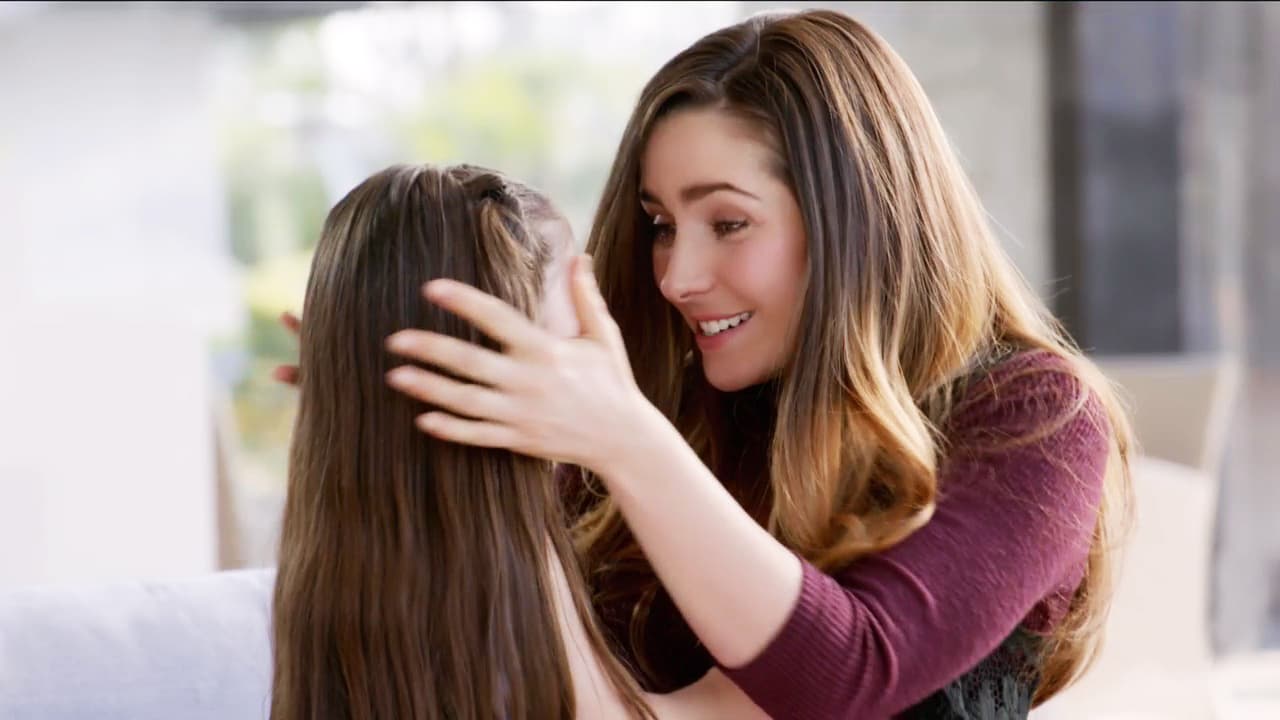 <b><a href="http://www.univision.com/novelas/la-doble-vida-de-estela-carrillo/danilo-carrera-es-danilo-cabrera-en-la-doble-vida-de-estela-carrillo">Estela</a></b> fue la más feliz de recuperar a su adorada chiquita, por eso la llenó de besos y apapachos.