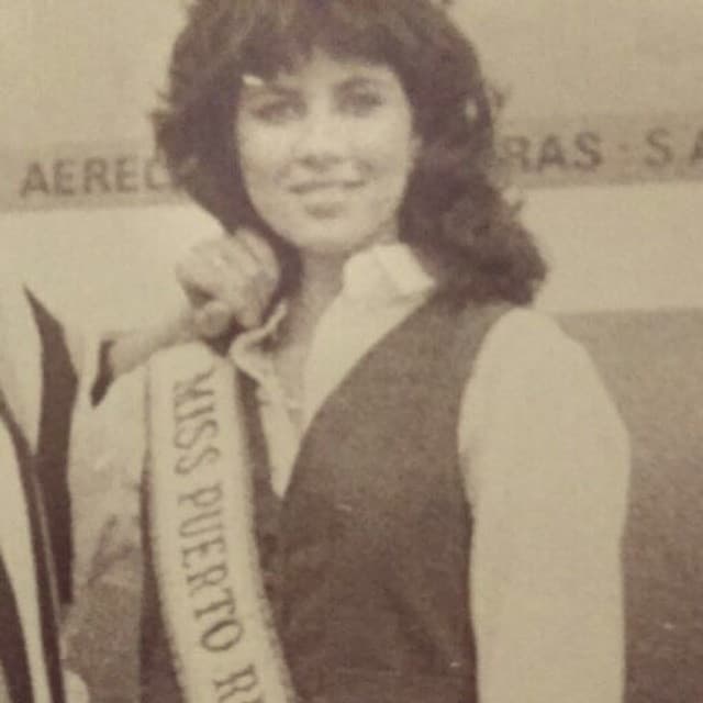 Carmen recibió la corona de Lourdes Mantero, entonces tendría que empezar a prepararse para participar en Miss Universo 1983, que se realizaría en San Luis en Misuri.
