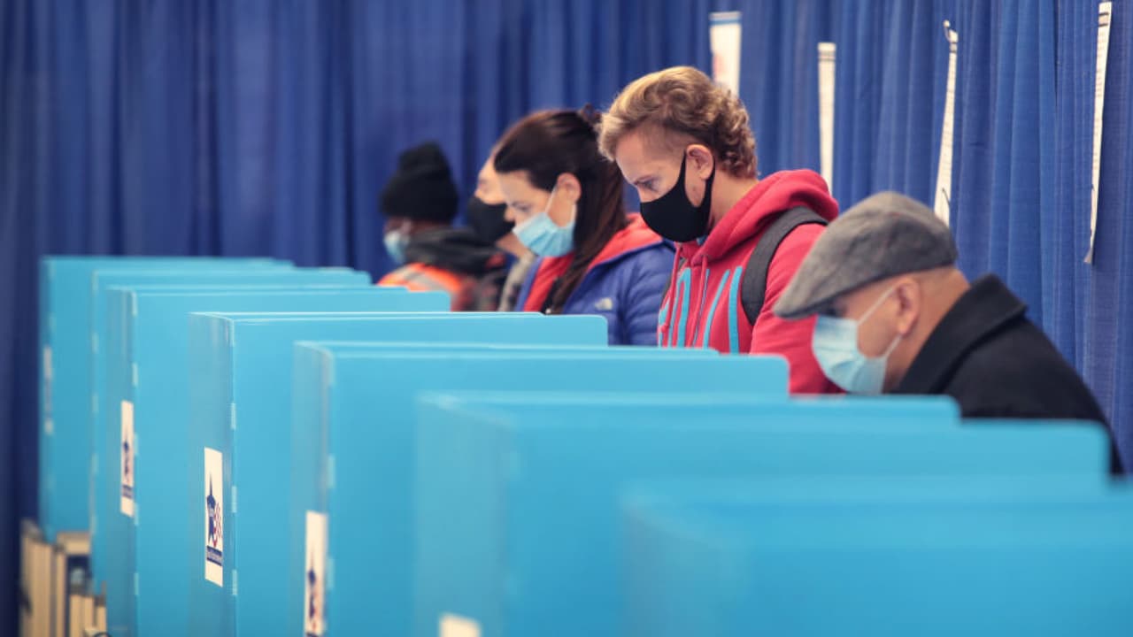 Más de 600 centros para votación anticipada ya están abiertos en Los Ángeles