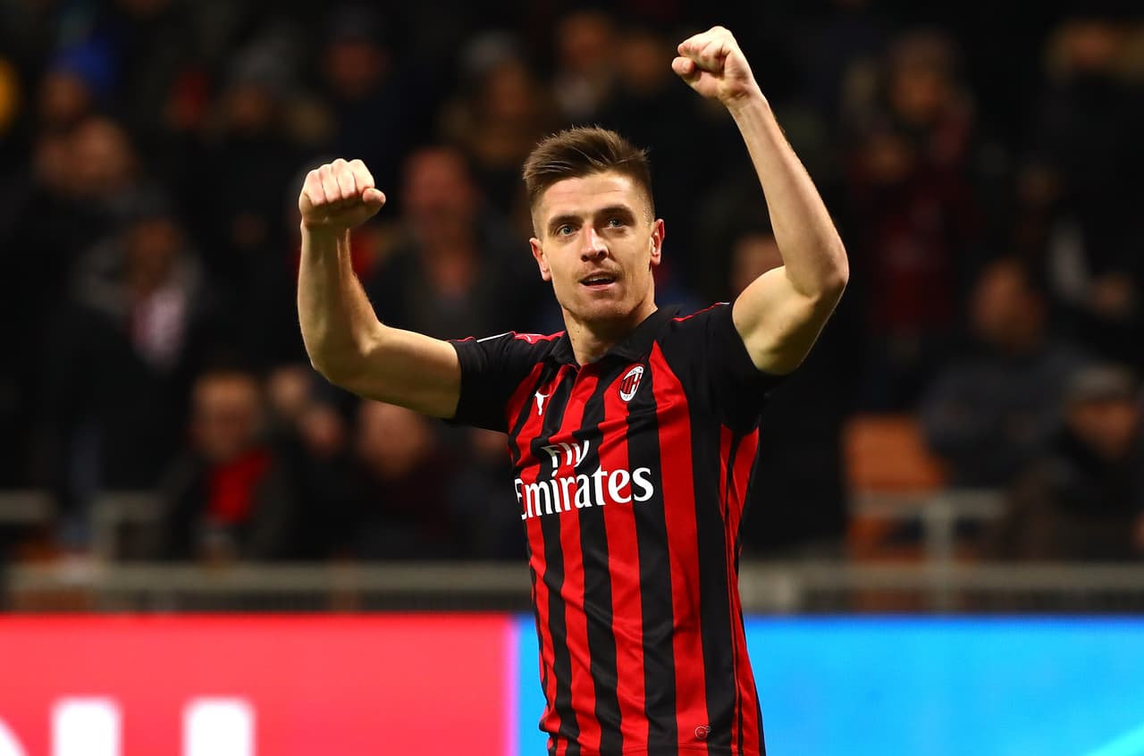 5. Krzysztof Piatek - 41.3 millones de dólares del Genoa al A.C. Milan.