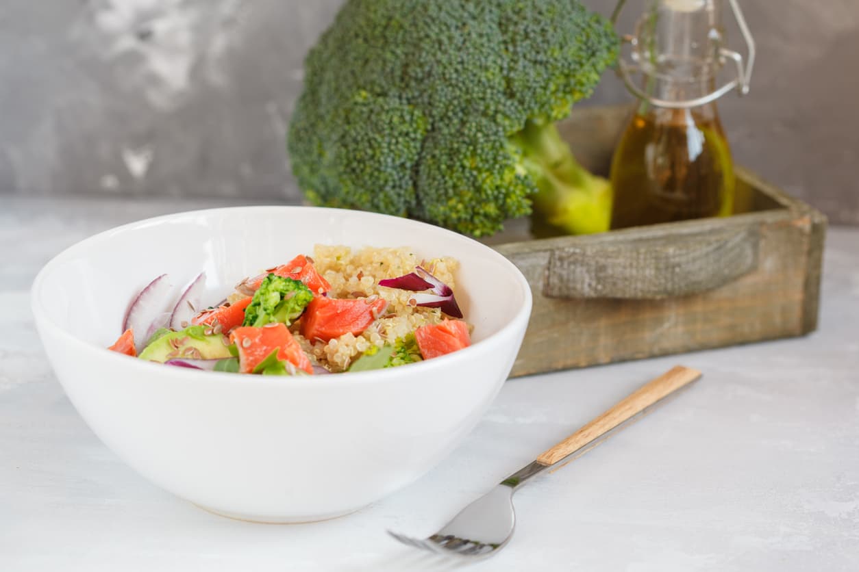 Salmón con quinoa + Brócoli asado | Reto 28