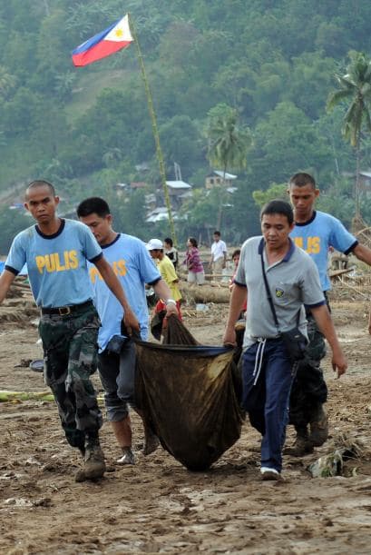 Otras 533 personas están desaparecidas en el centro y sur del archipiélago, las zonas donde golpeó con más virulencia el tifón desde la noche del lunes, según el Consejo Nacional de Desastres. Ver toda la información