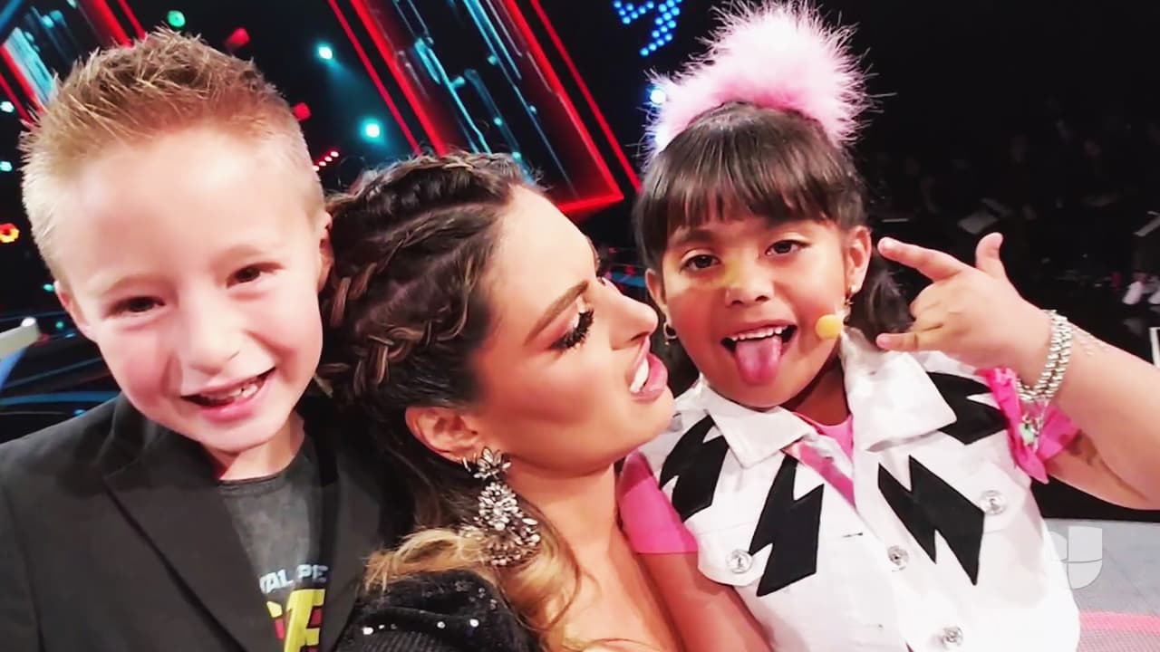 Y por supuesto que Nayleah se sacó una 'selfie' con Mateo, pero Gali, como buena 'suegra metiche', se coló en el medio de ambos.