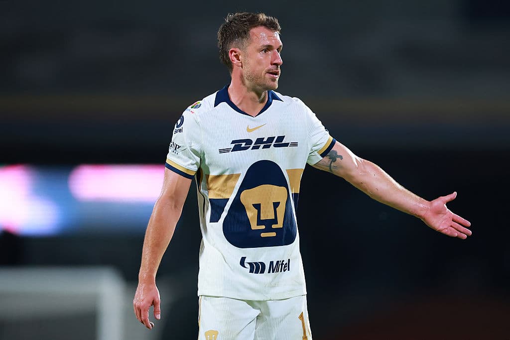 Aarón Ramsey estaría fuera de Pumas con efecto inmediato