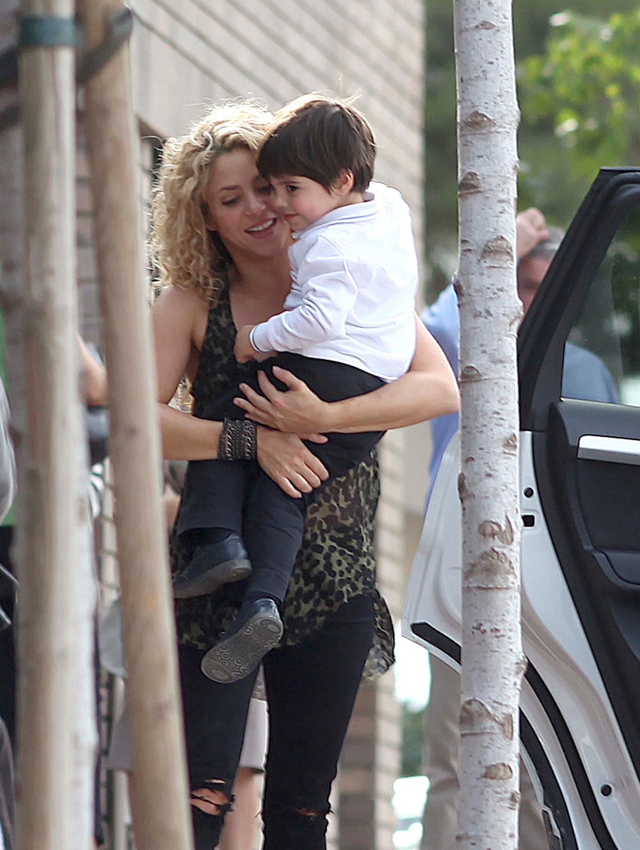 Una hermosa imagen de la cantante con su hijo mayor.