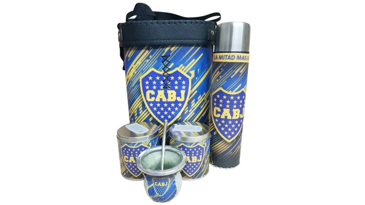El kit matero de Boca Juniors, uno de los clubes más populares del mundo.